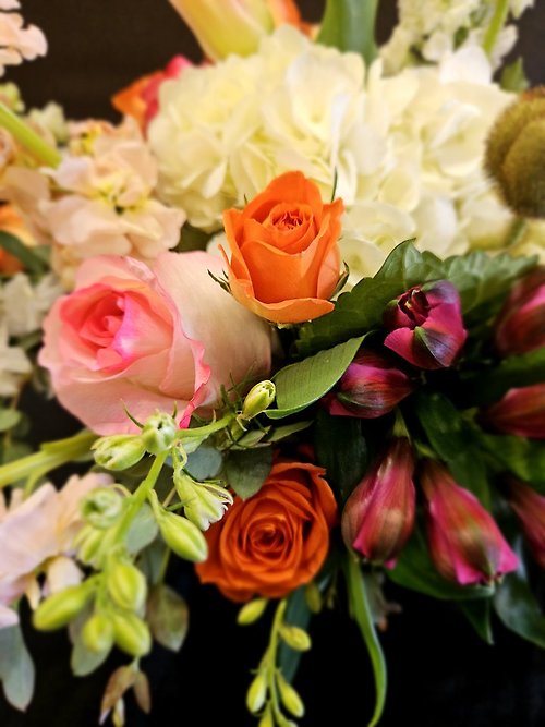 Designer\'s Choice With Roses